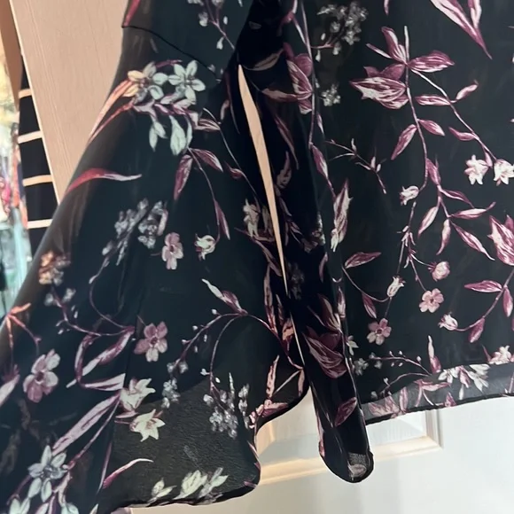 Pretty black with purples blouse - Picture 3 of 5